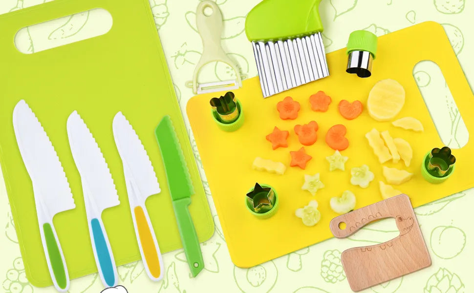 TinyChef's™ Montessori Kitchen Set (13 Pieces)